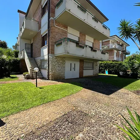 Villa 300 Mt From The Sea - Free Parking - Wi-fi Ac & Prime Video *