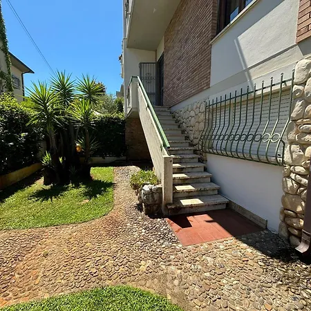 300 Mt From The Sea - Free Parking - Wi-fi Ac & Prime Video Villa Lido di Camaiore