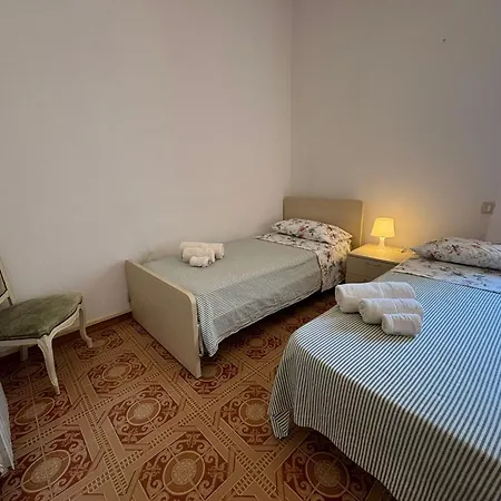 300 Mt From The Sea - Free Parking - Wi-fi Ac & Prime Video Villa Lido di Camaiore