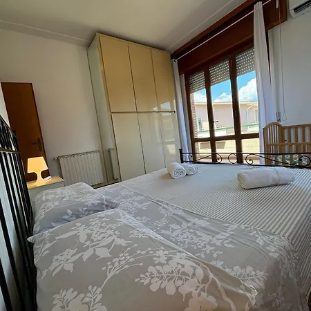 Villa 300 Mt From The Sea - Free Parking - Wi-fi Ac & Prime Video Lido di Camaiore