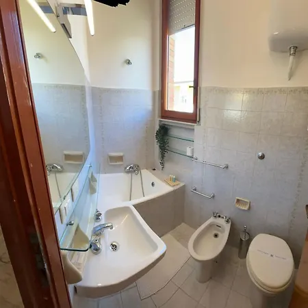 Villa 300 Mt From The Sea - Free Parking - Wi-fi Ac & Prime Video